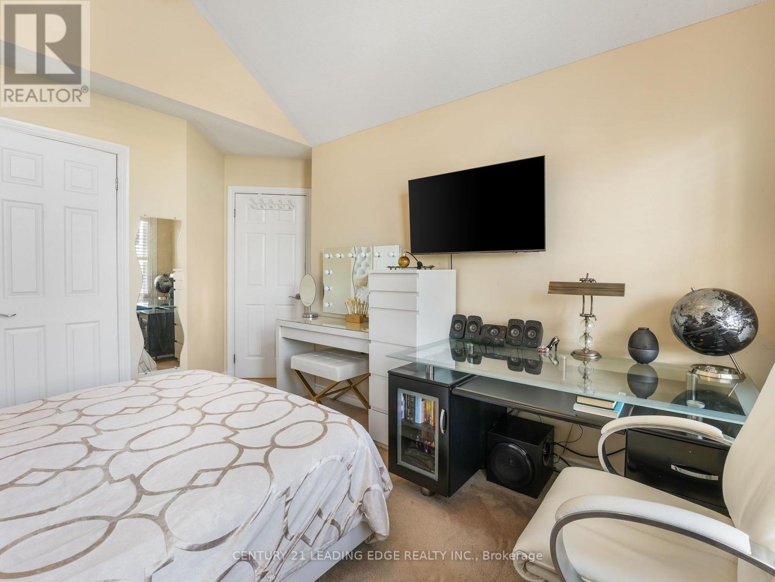 50 STORYBOOK CRESCENT - 31