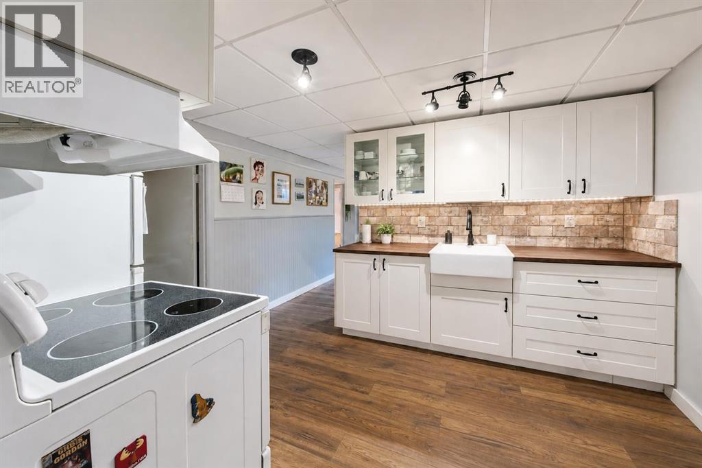 Listing photo – 4204 45 Street, Ponoka