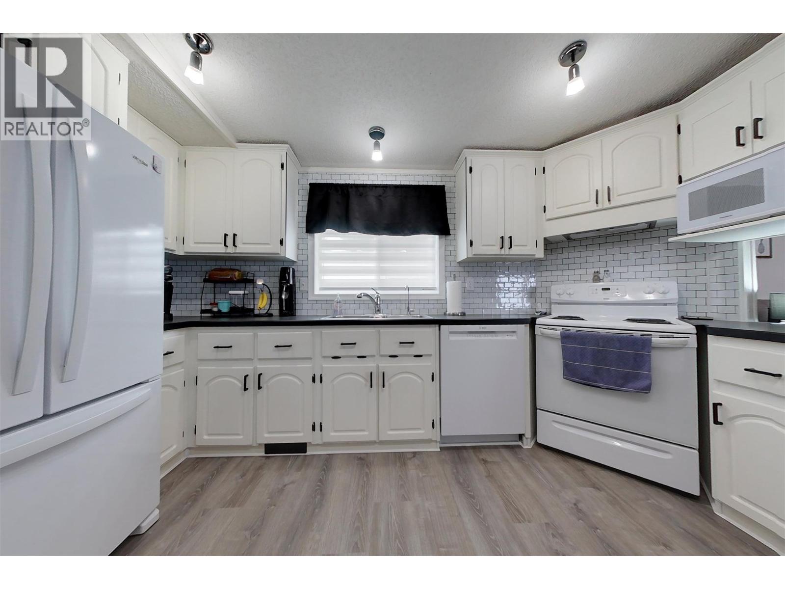 #61 724 Innes Avenue - Image 8