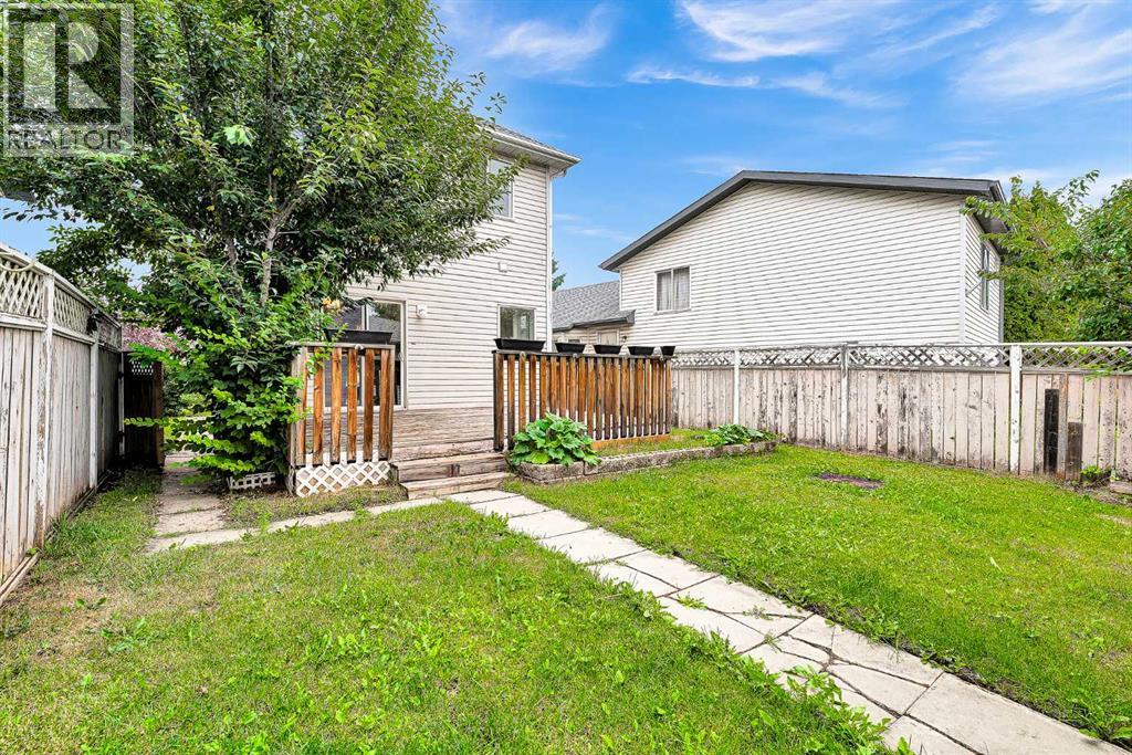 7097 Laguna Way NE - 32
