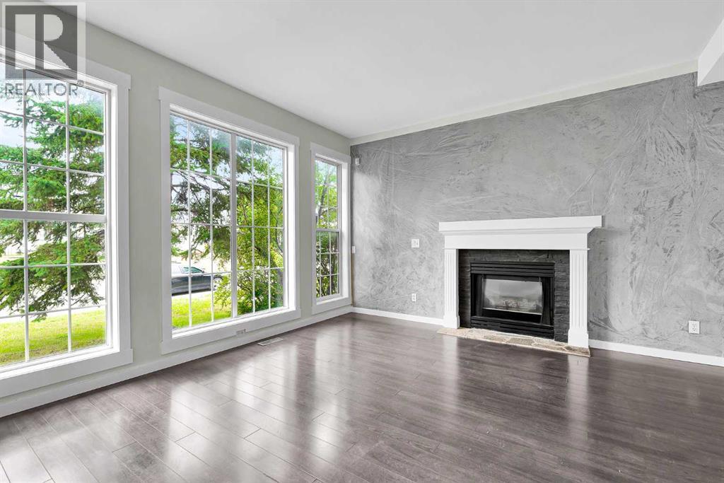 7097 Laguna Way NE, Monterey Park, Calgary photo 4