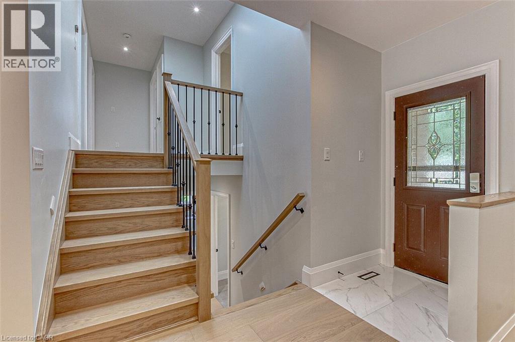 33 TYRELL Street - 3