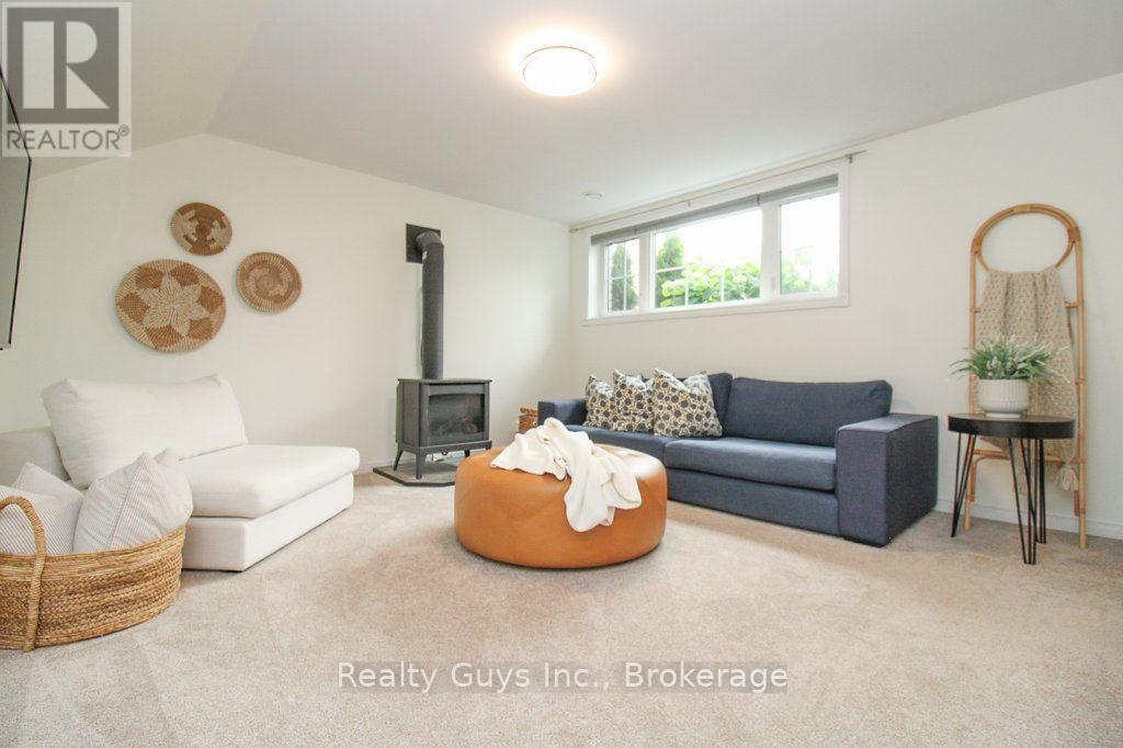 401 BIANCO CRESCENT - Image 35