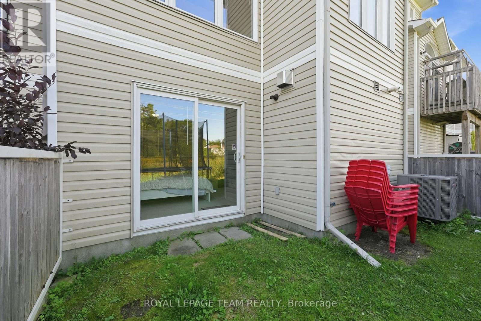 3 Bed, 3 Bath House for Rent in Ottawa – 258 FORESTBROOK STREET, Ottawa – MLS# X13671846 - Image 36