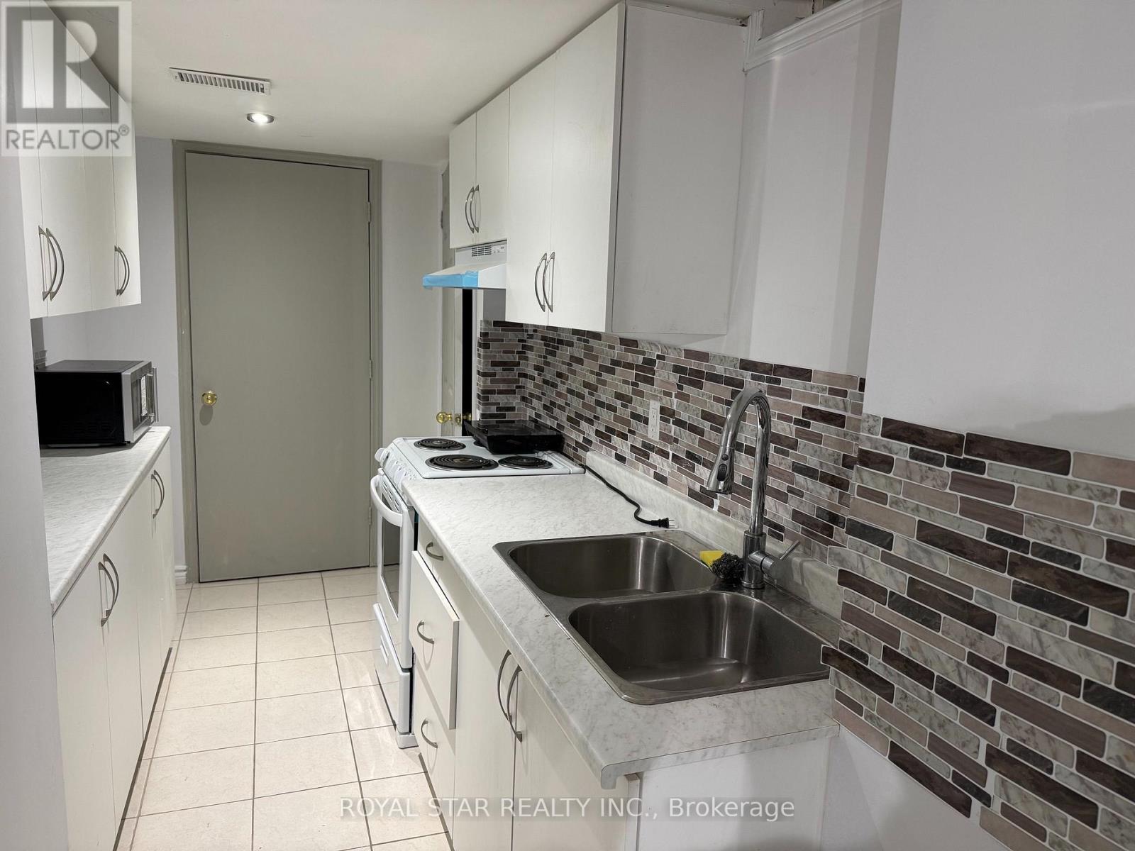 50 DEWRIDGE COURT - 29