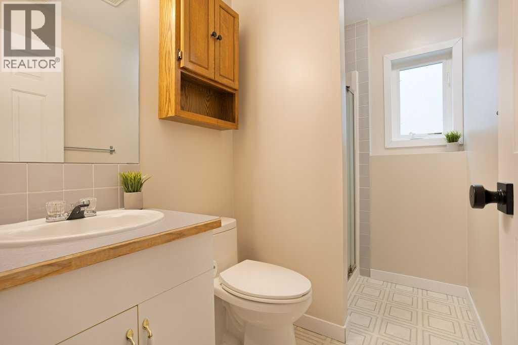 50 Chilcotin Way W - Image 32