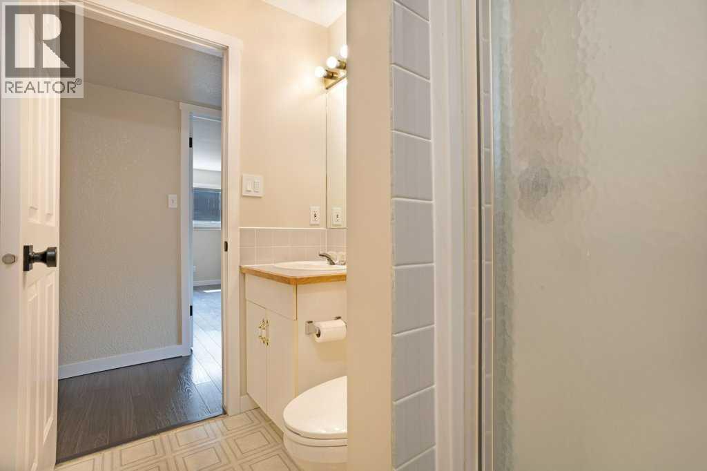 50 Chilcotin Way W - Image 33