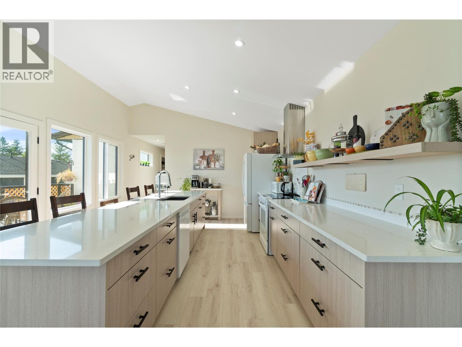 2545 Panoramic Way - Image 23