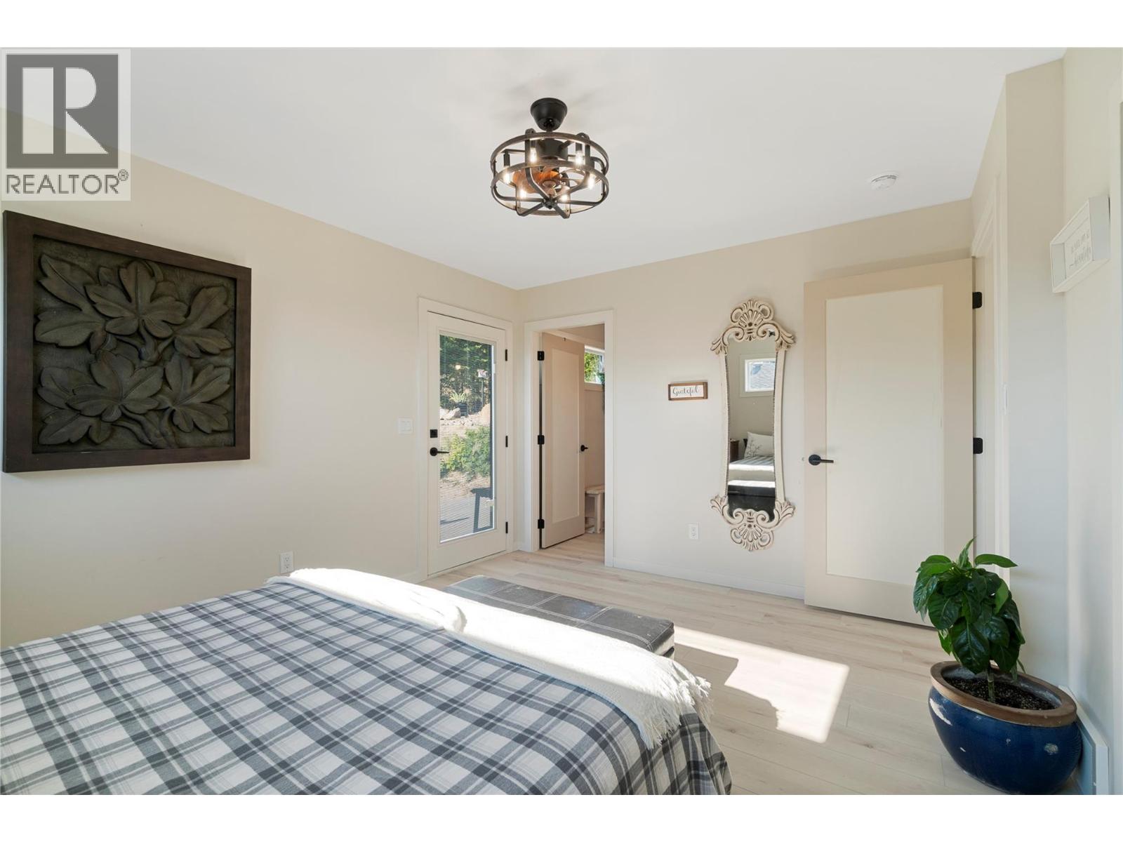 2545 Panoramic Way - 37