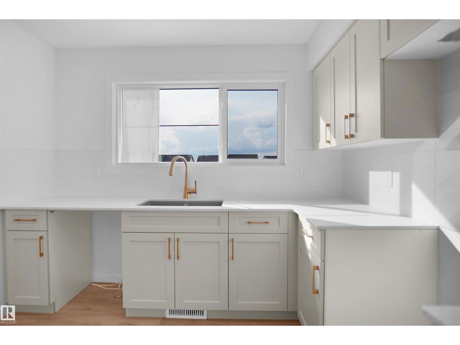 1423 9 ST NW - 14