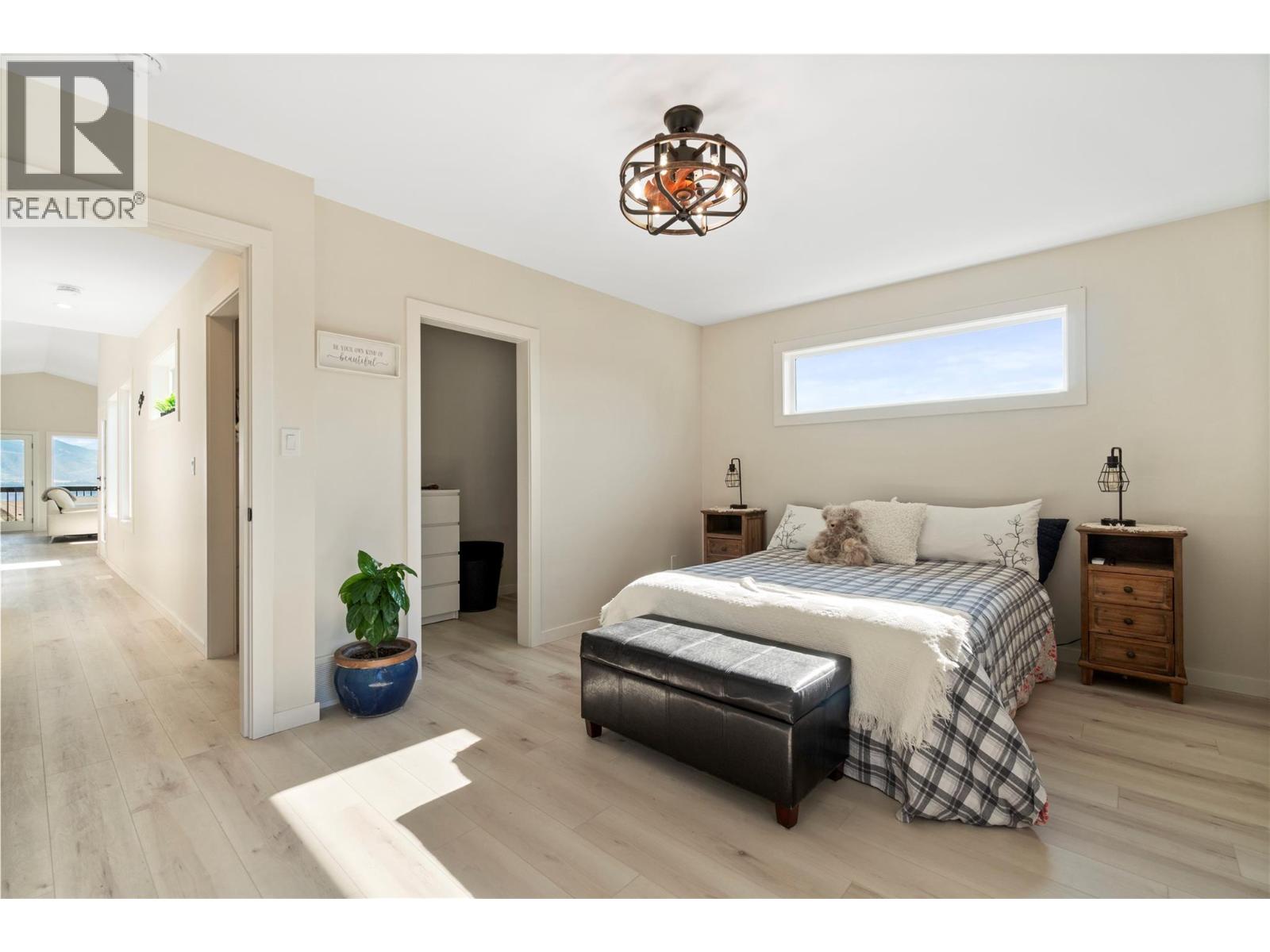 2545 Panoramic Way - 32