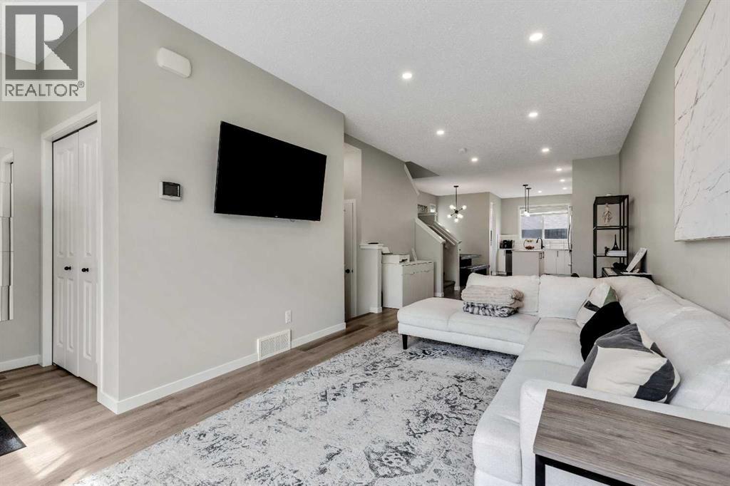 46 Creekstone Path SW, Pine Creek, Calgary photo 3