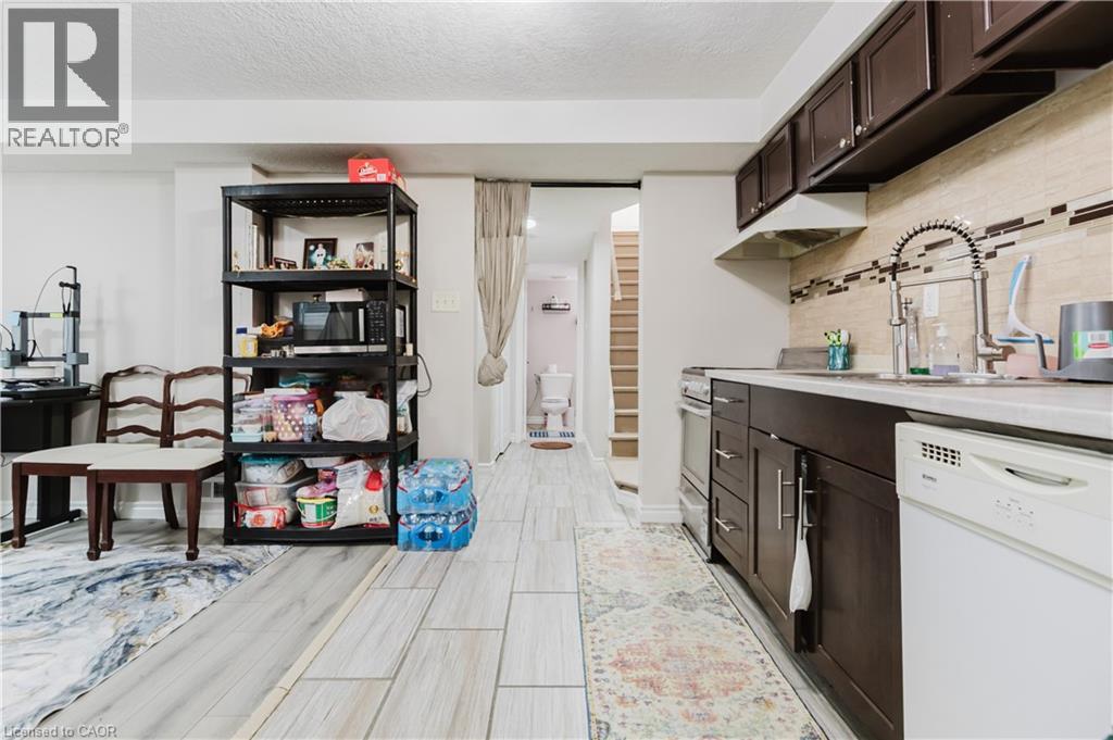 67 KINZIE Avenue - Image 37