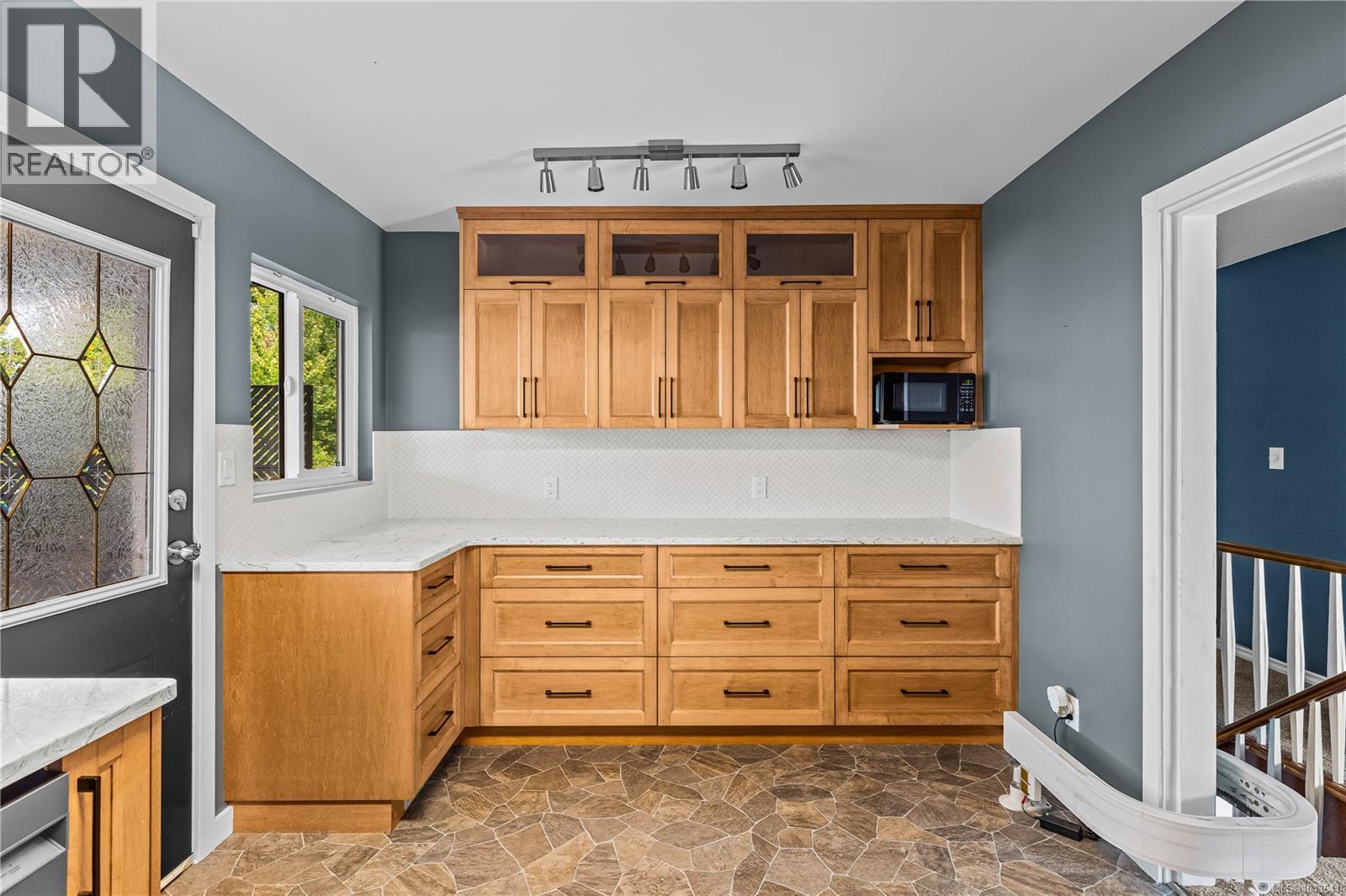 430 Elizabeth Rd - 34
