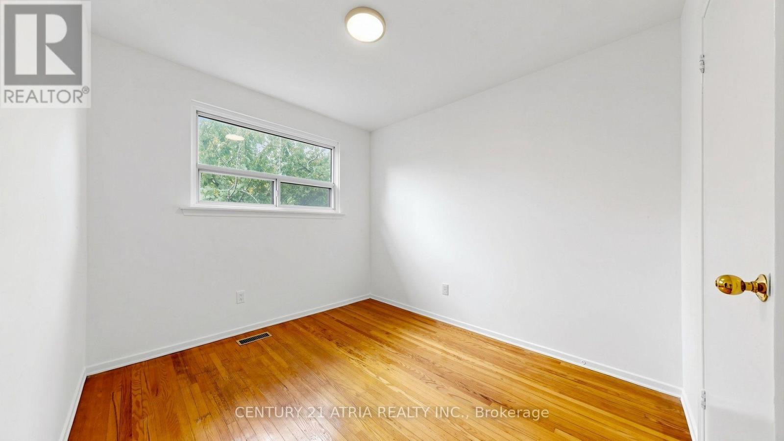 3441 OAKGLADE CRESCENT - 23