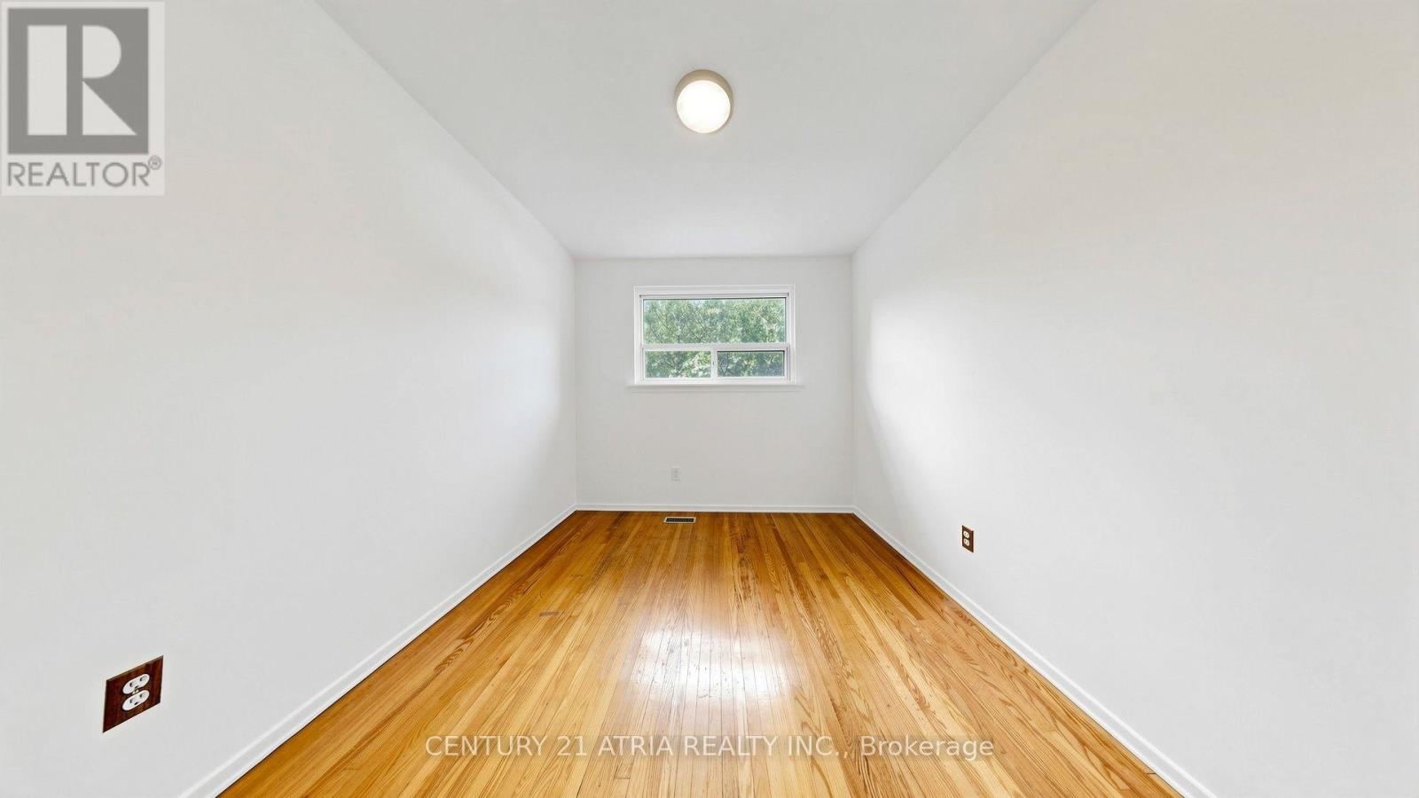 3441 OAKGLADE CRESCENT - 24
