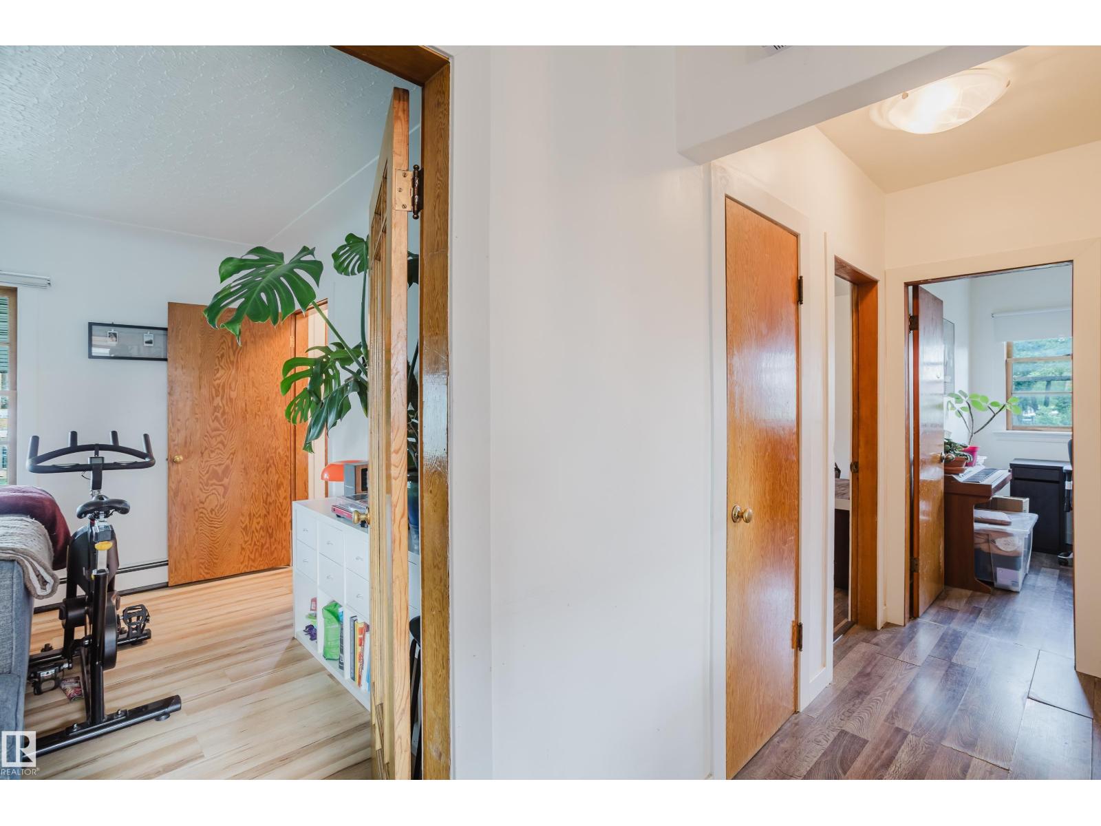 8759 78 AV NW - 10