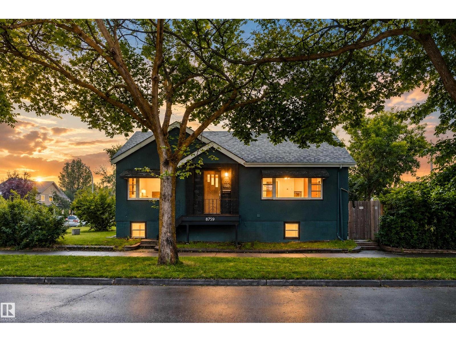 8759 78 AV NW, King Edward Park, Edmonton photo 2