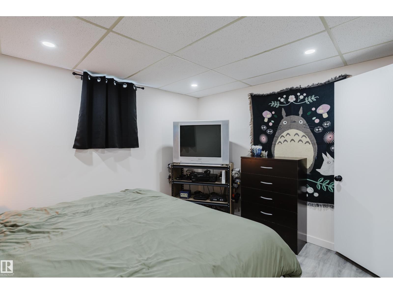 8759 78 AV NW - Image 24