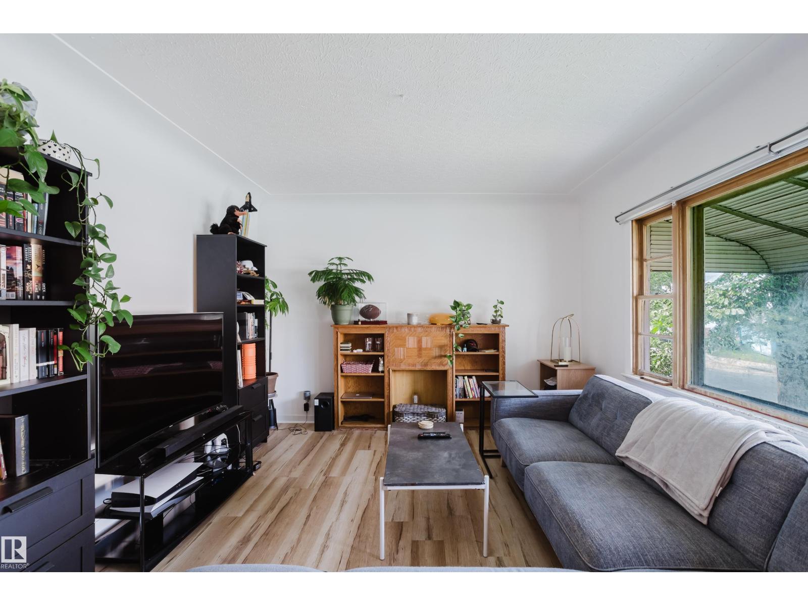 8759 78 AV NW, King Edward Park, Edmonton photo 3