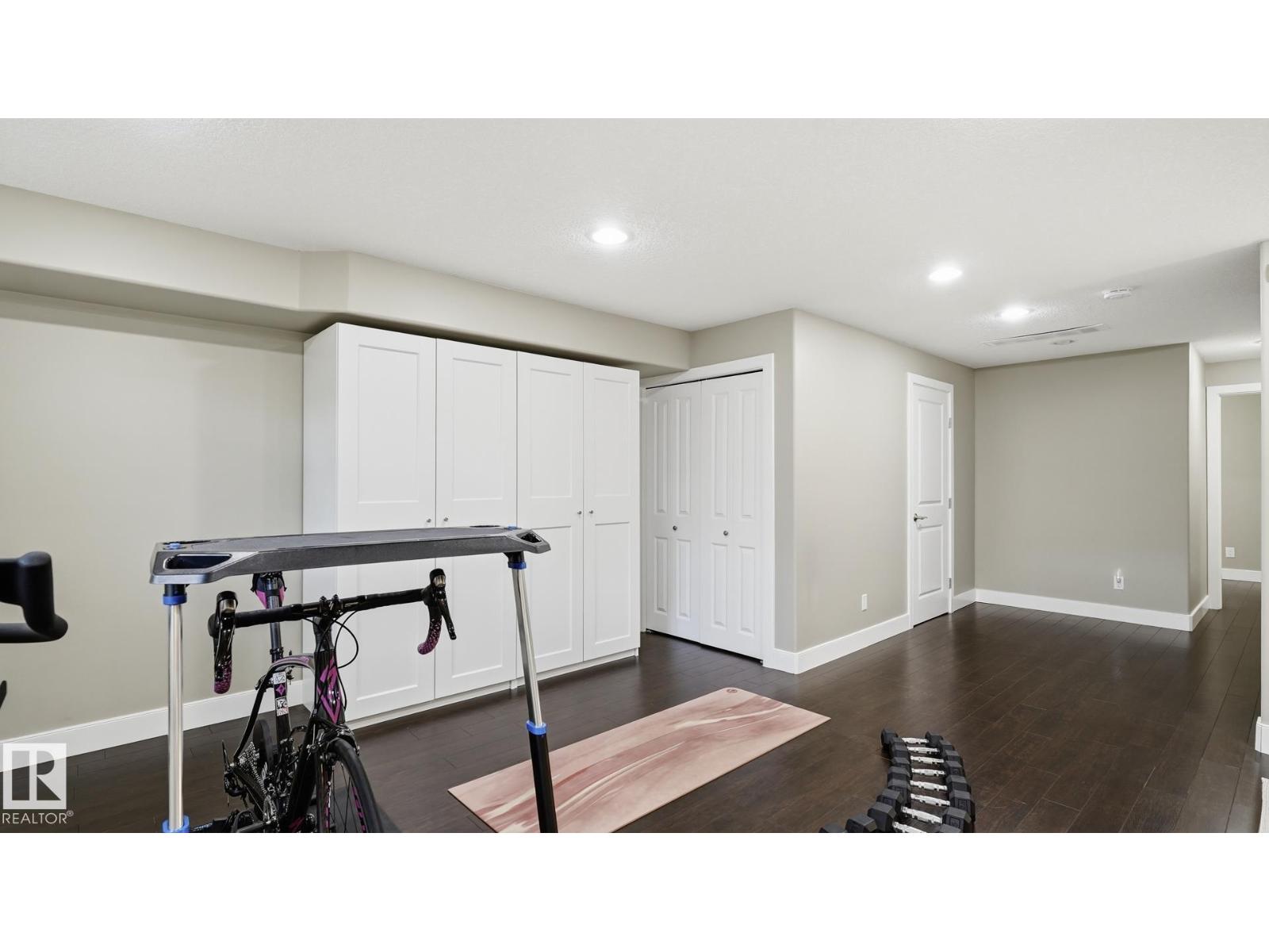 9847 92 AV NW - Image 32