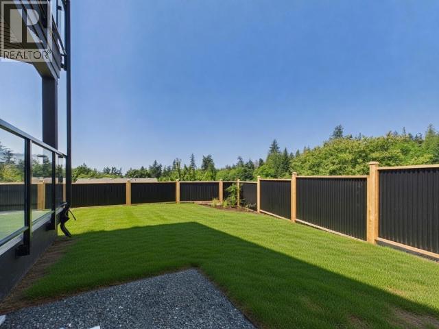 4839 LESLEY CRES - 46