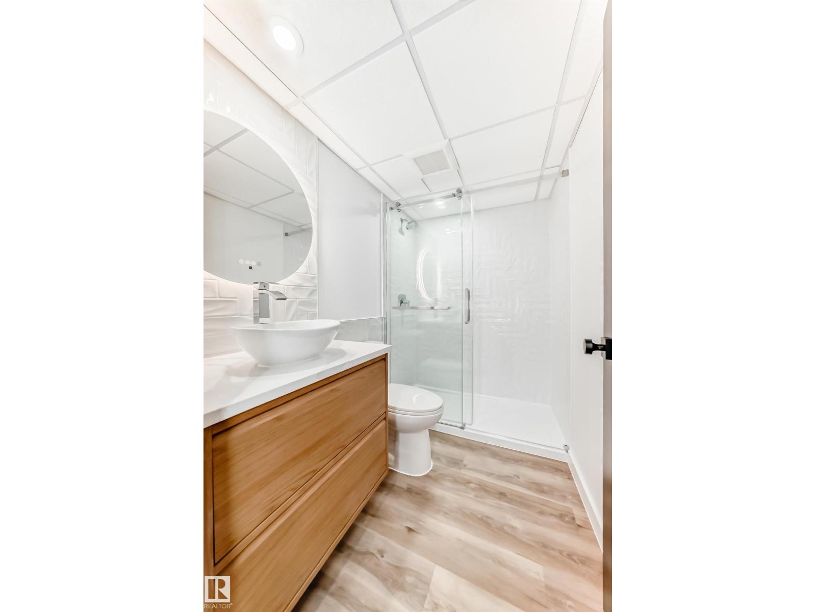 5608 45 ST - 39