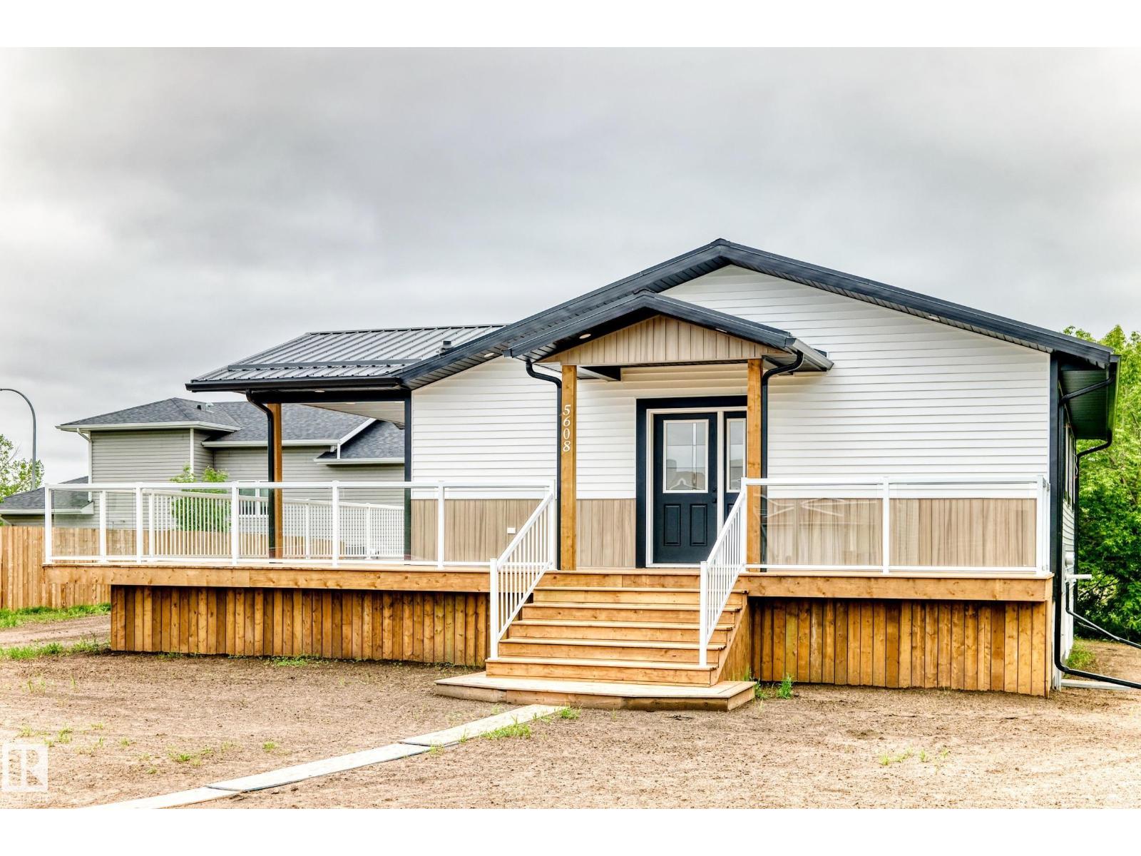 5608 45 ST - 2