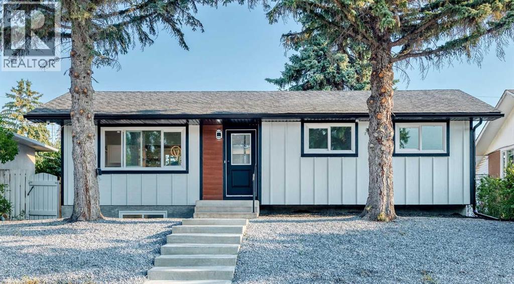Property for sale at 808 Avonlea Place SE