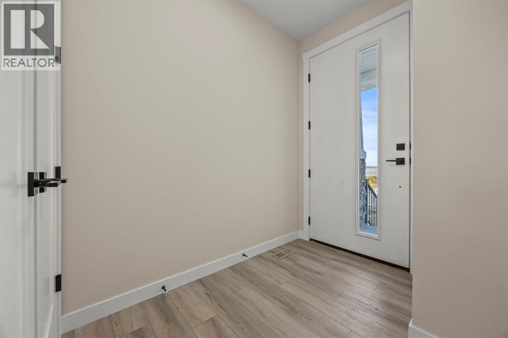 435 kinniburgh Loop, Kinniburgh South, Chestermere photo 2