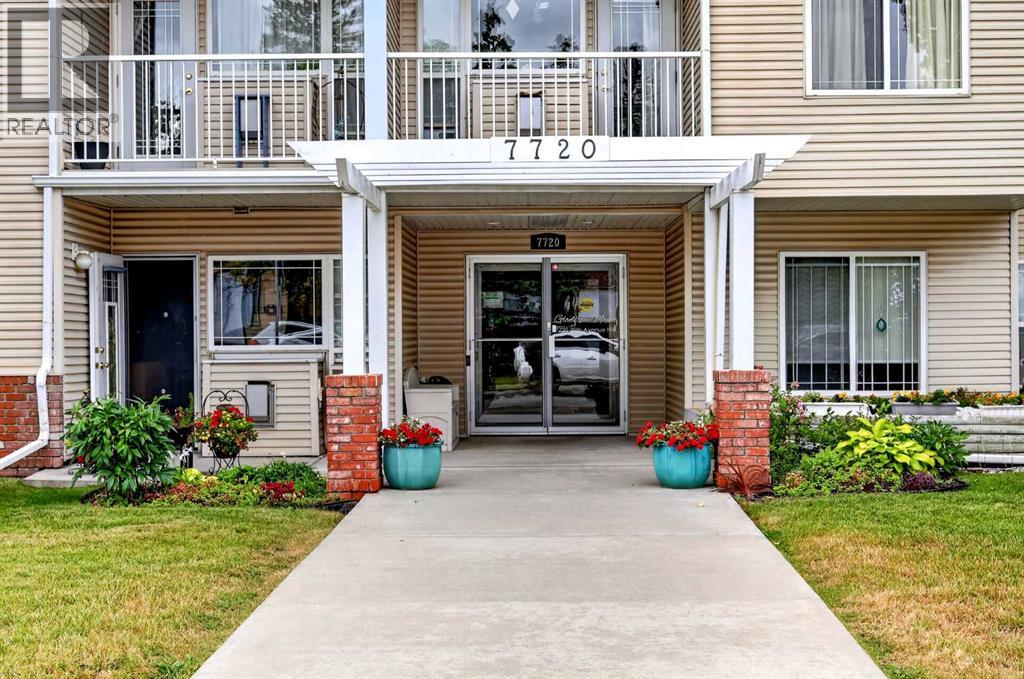 7, 7720 39 Avenue NW, Bowness, Calgary photo 2
