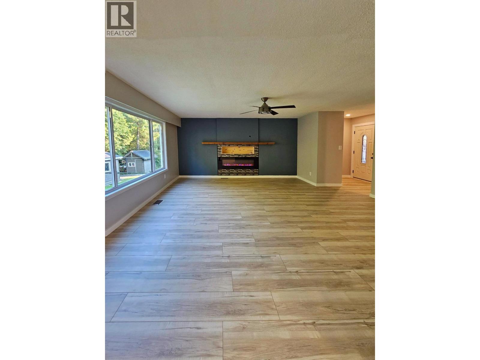 217 CRESTVIEW DRIVE