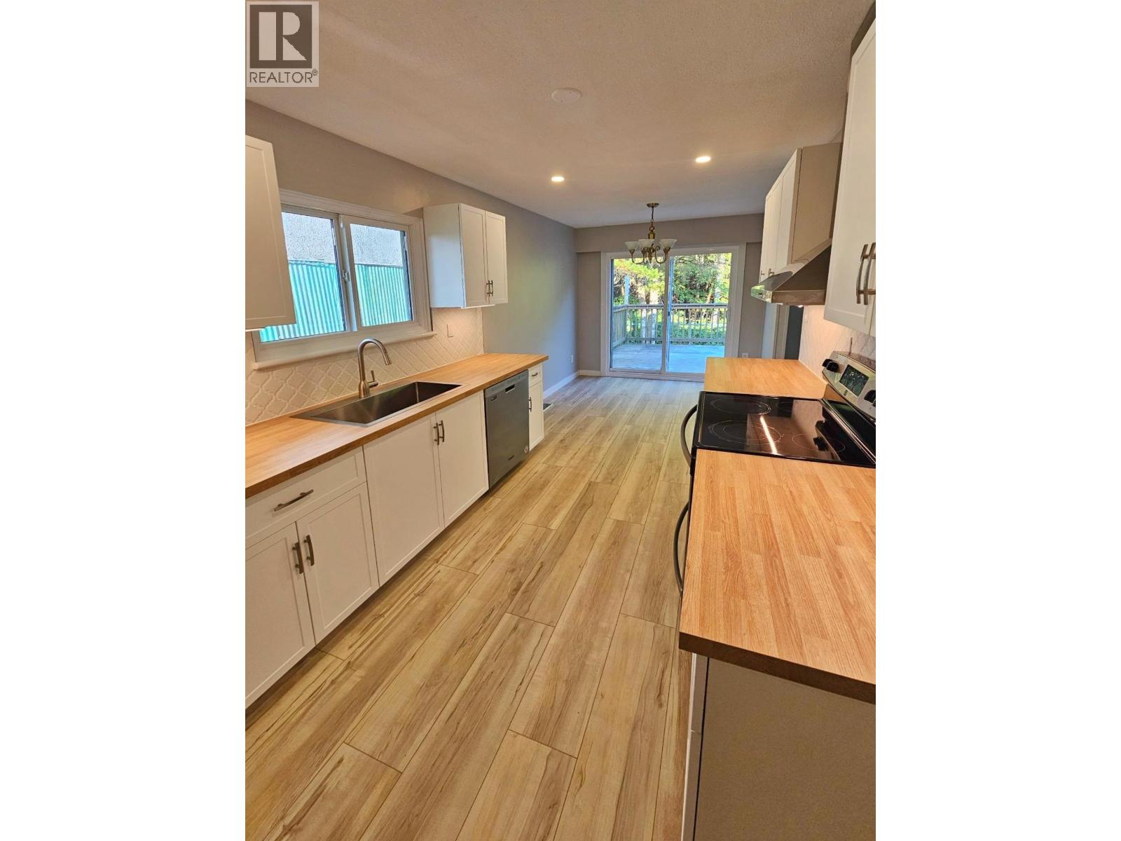 217 CRESTVIEW DRIVE - 15