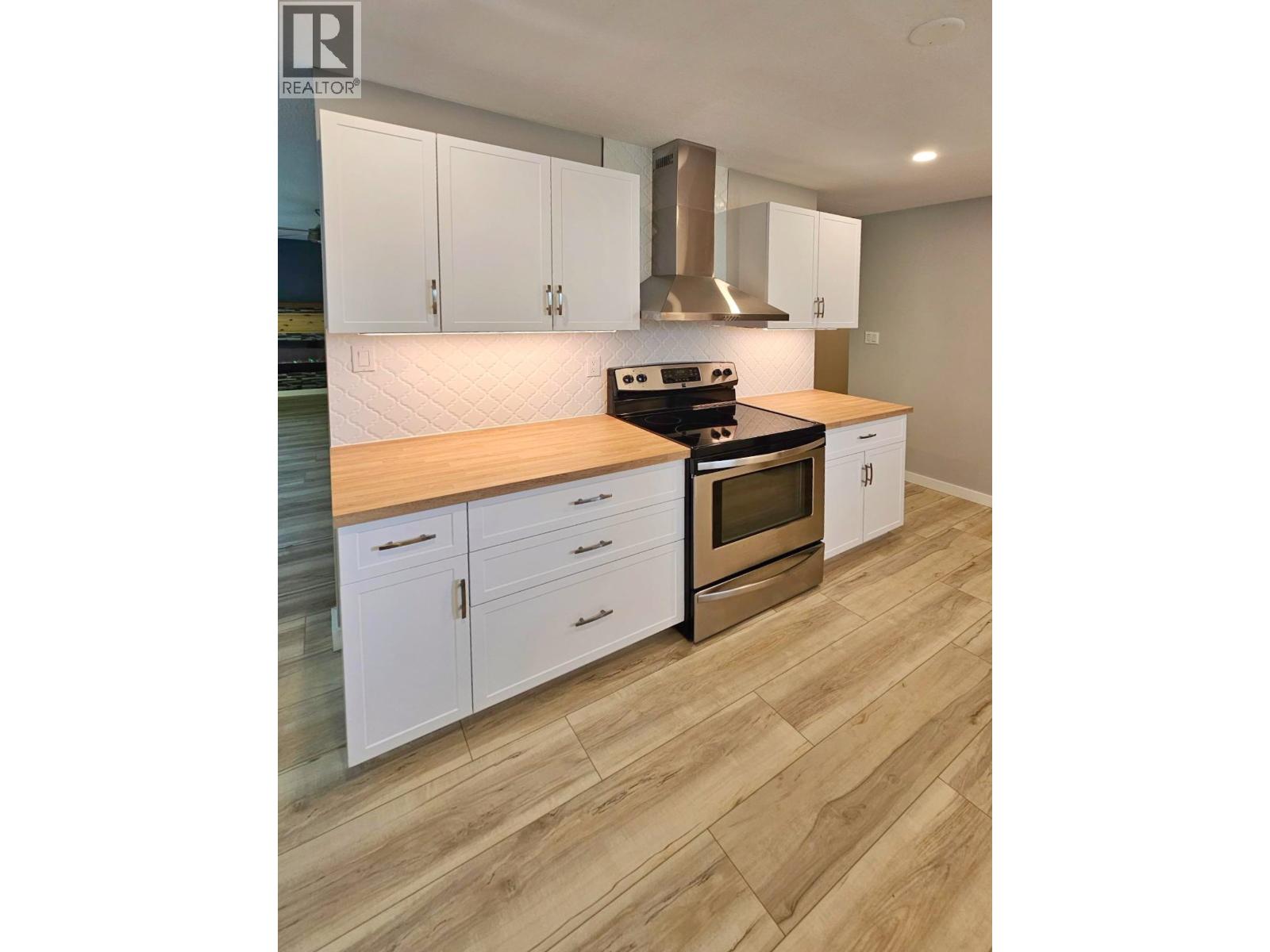217 CRESTVIEW DRIVE - 17
