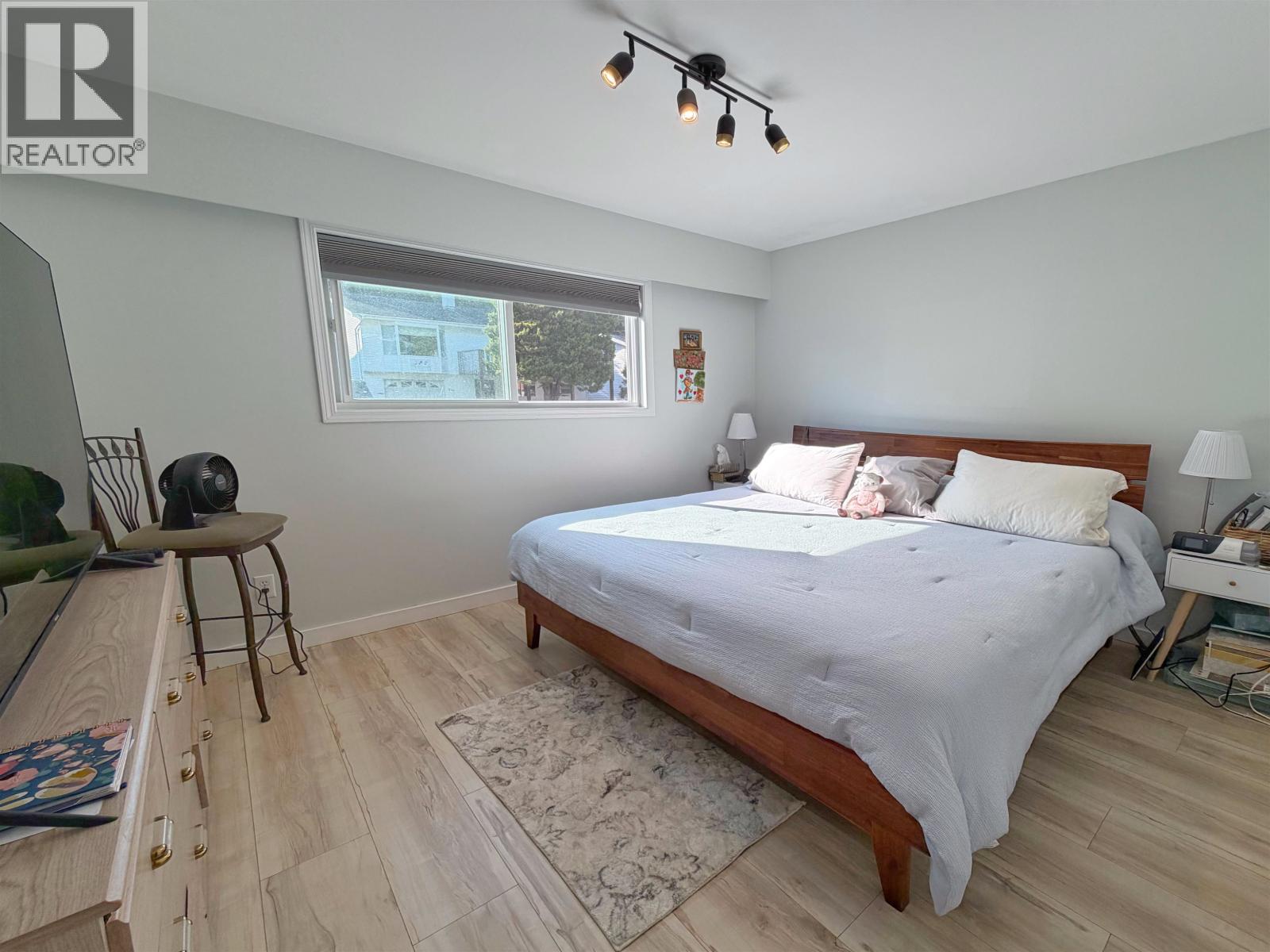 217 CRESTVIEW DRIVE - 18