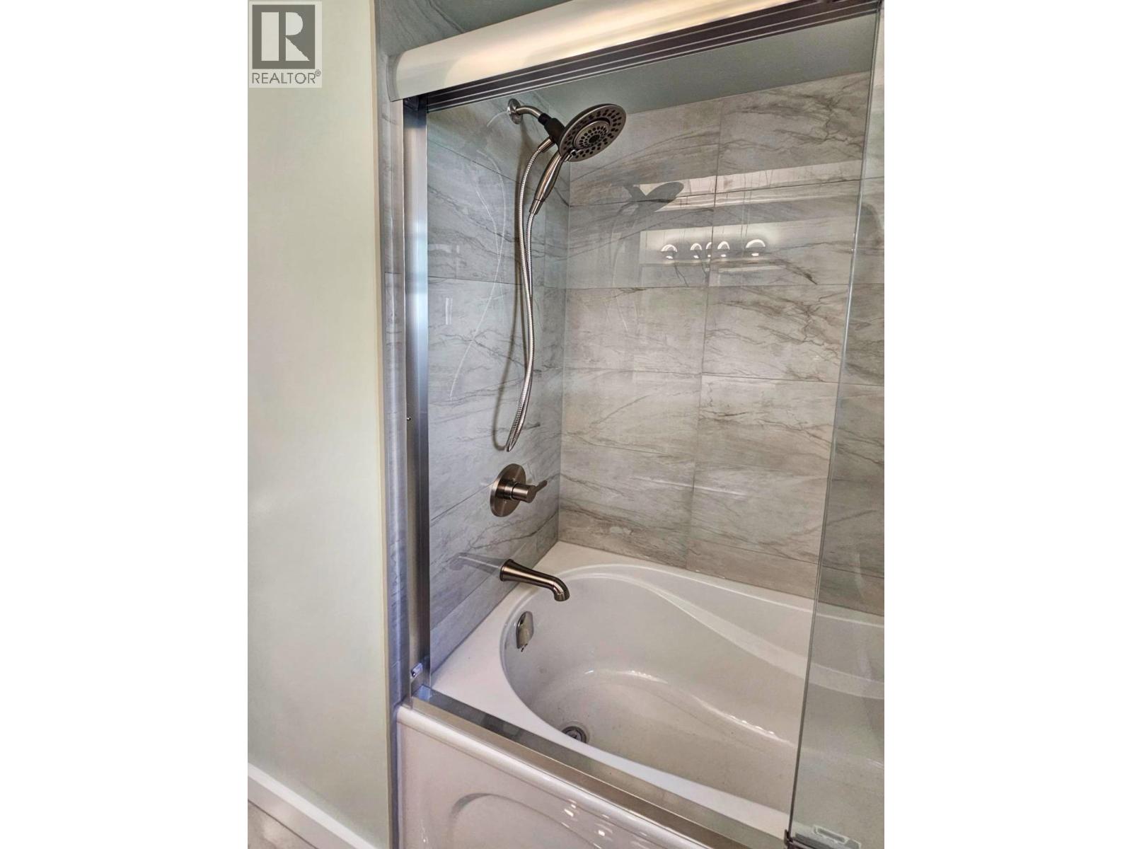 217 CRESTVIEW DRIVE - 23