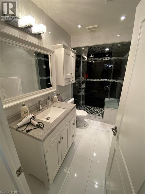 1 Bed, 1 Bath Apartment for Rent in East York – 52 DENVALE Road Unit# LOWER, East York - Image 5