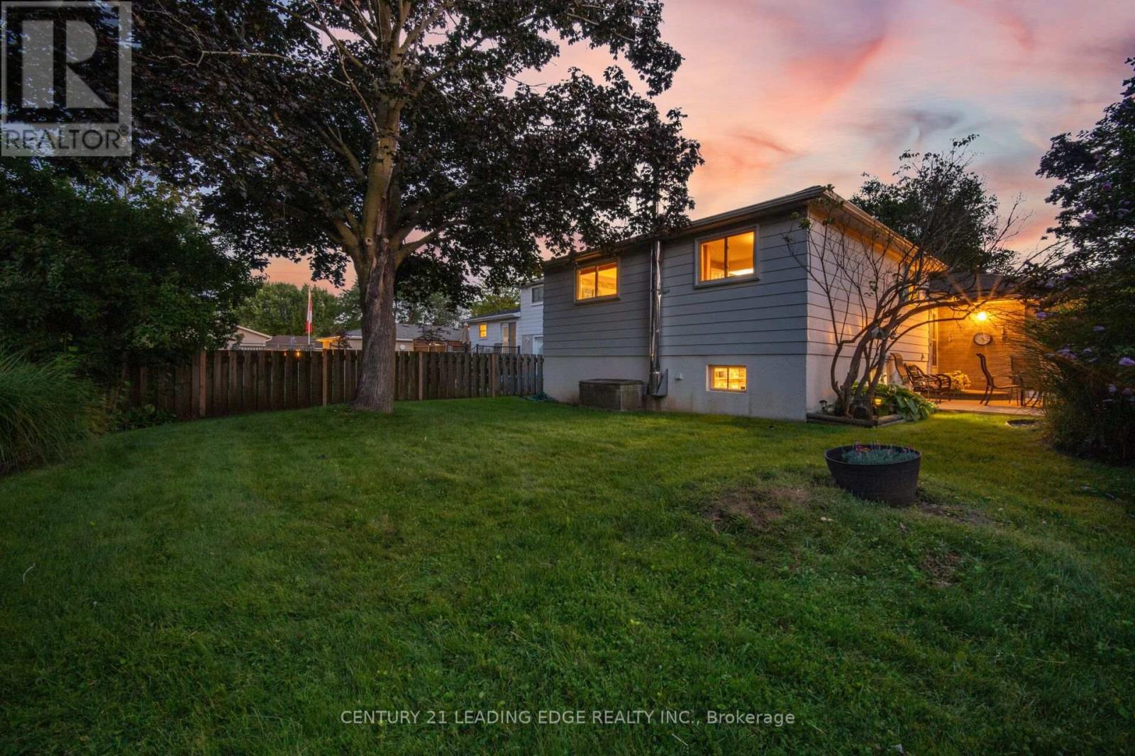 3245 LANSDOWN DRIVE - Image 37