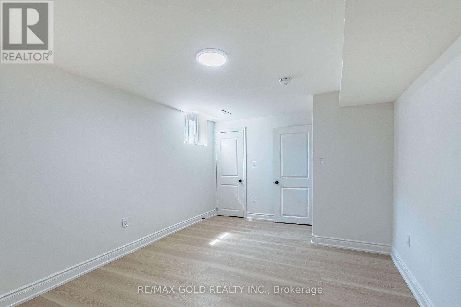 124 BANTING CRESCENT - 36