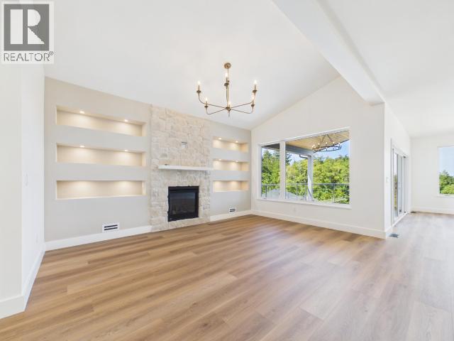 4835 LESLEY CRES - Image 13