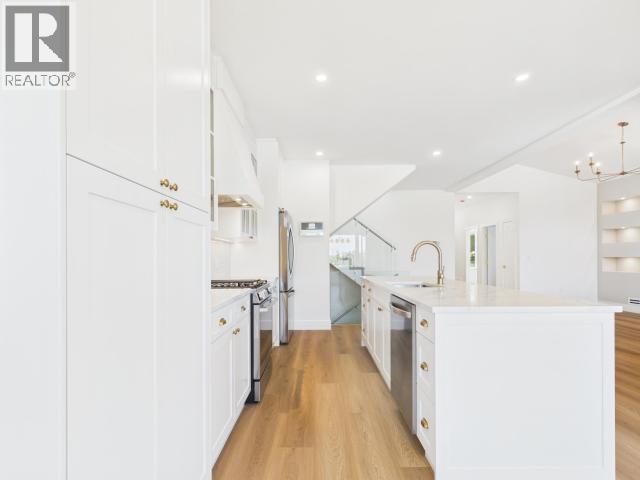 4835 LESLEY CRES - Image 10