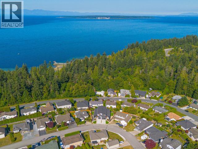 4835 LESLEY CRES - 64