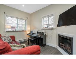 D2 19319 72 Avenue, Surrey, BC V4N5X9 Photo 8