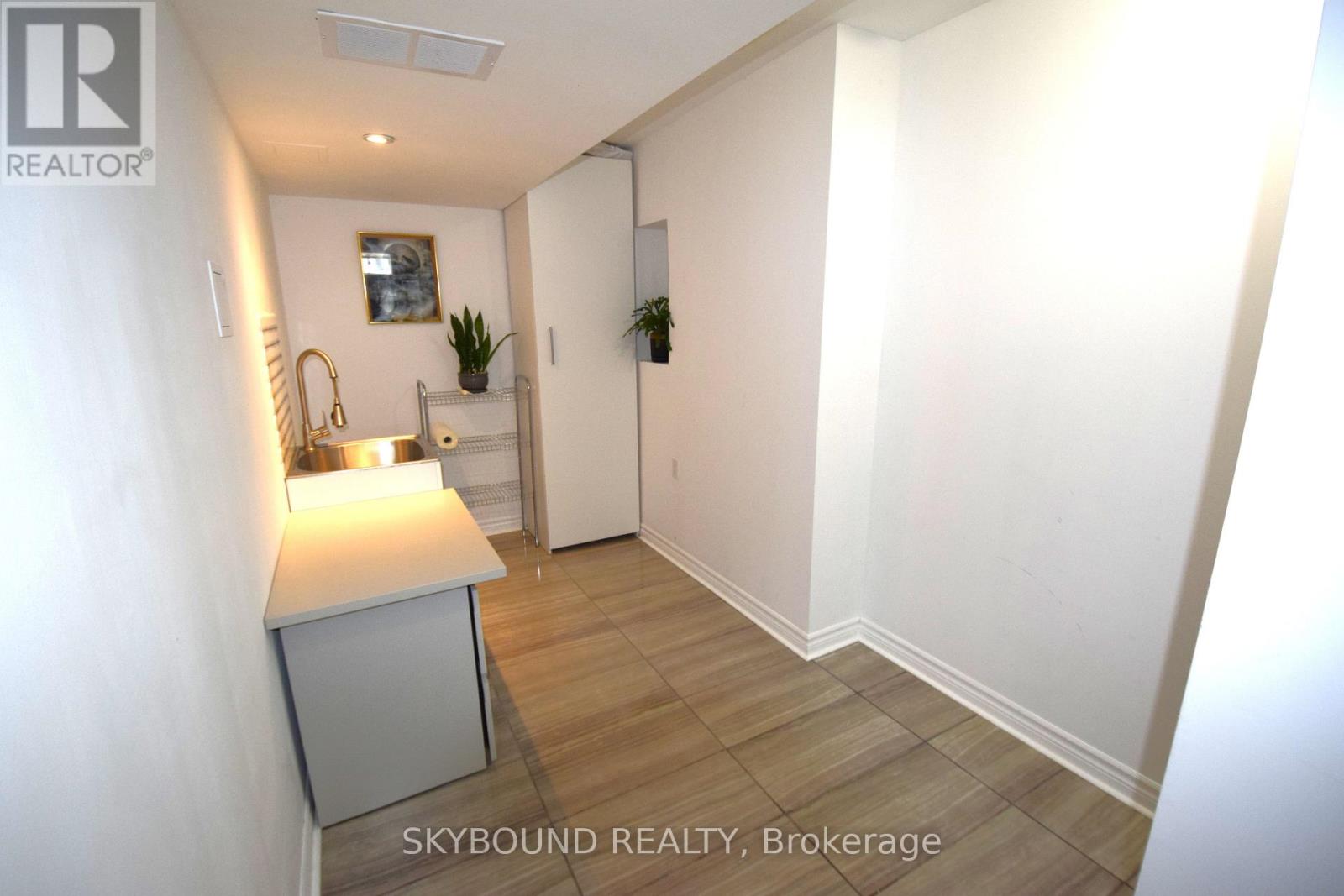 199 HUTCHINSON DRIVE - 32