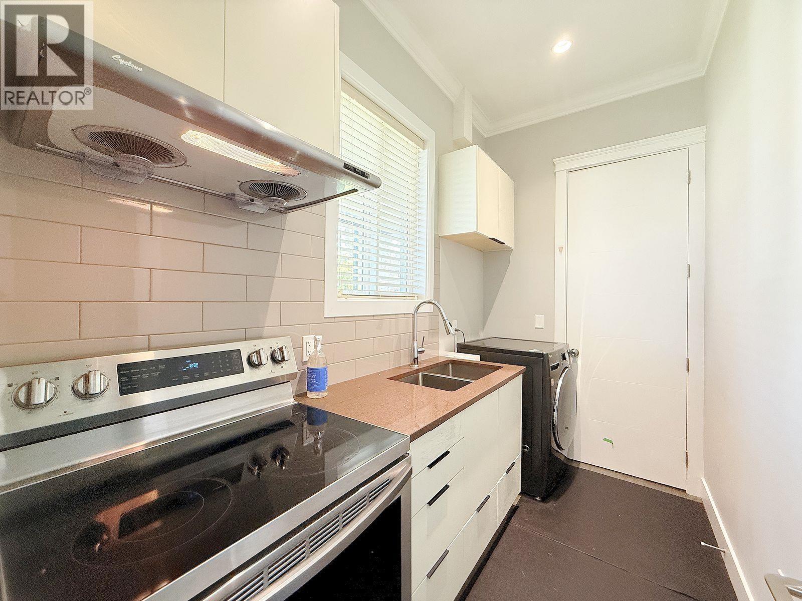 2 Bed, 1 Bath House for Rent in Burnaby – 45xx NAPIER STREET, Burnaby – MLS# R3156141 - Image 2