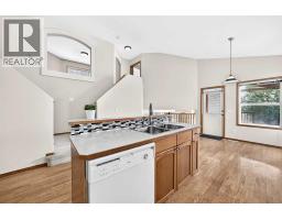 Bedroom - 168 Somerglen Common Sw, Calgary, AB T2Y4E8 Photo 8