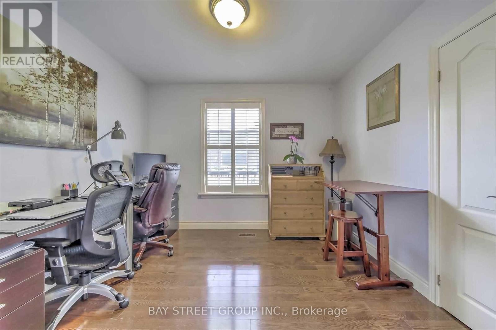 33 HEATHVIEW AVENUE - 13