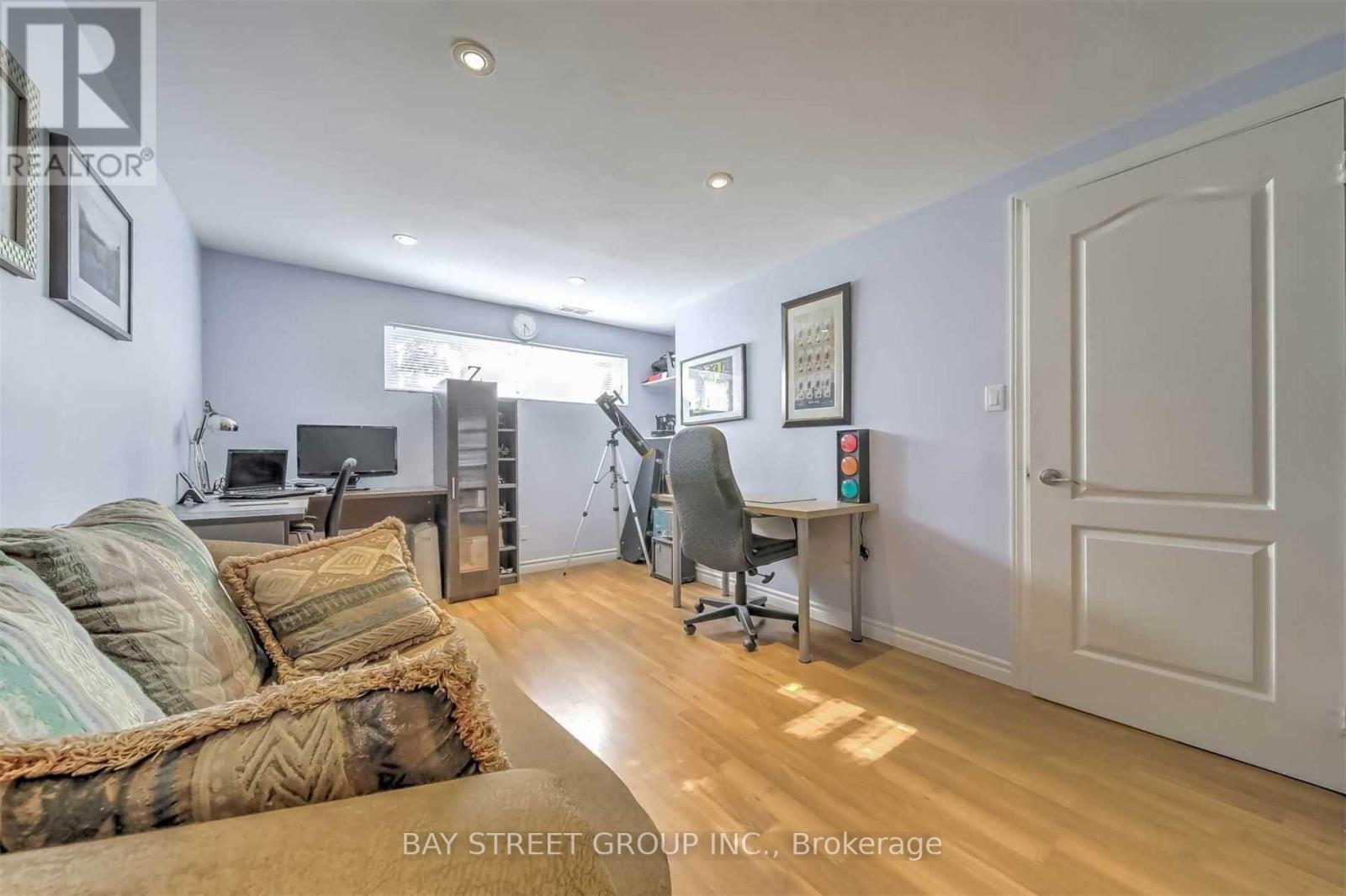 33 HEATHVIEW AVENUE - 17