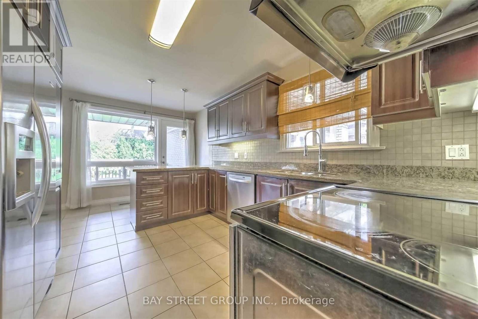 33 HEATHVIEW AVENUE - 6