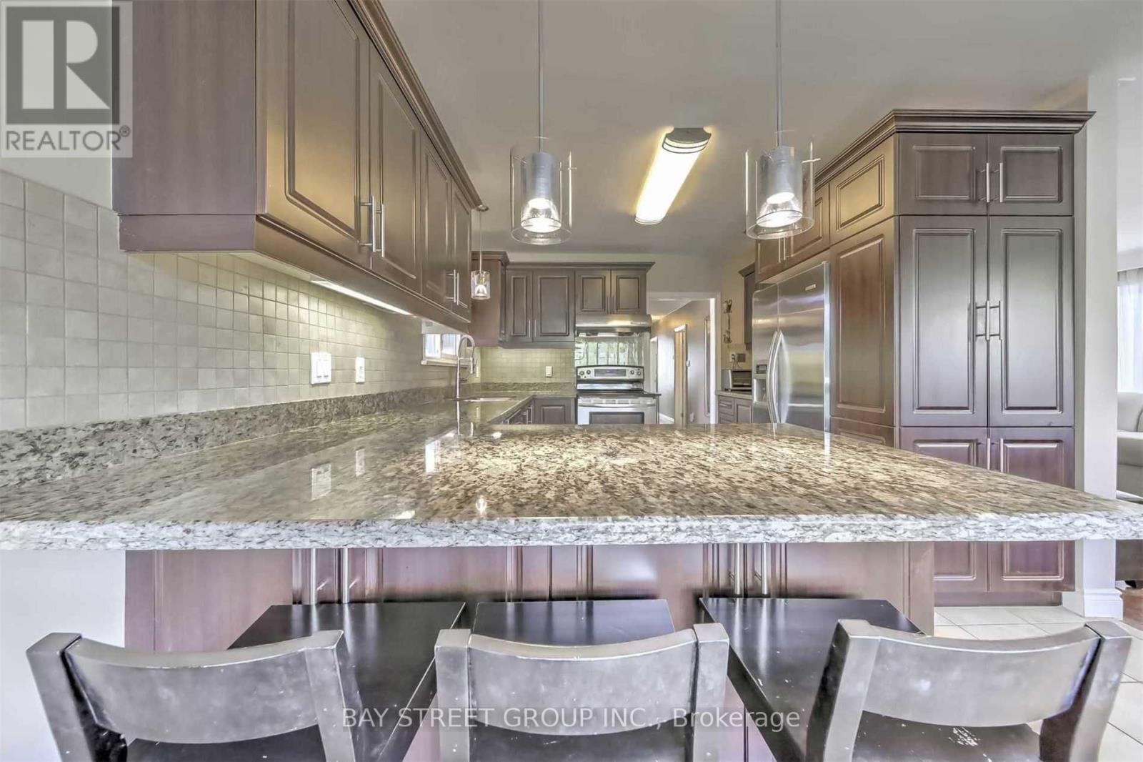33 HEATHVIEW AVENUE - 7